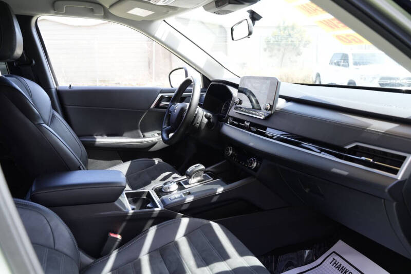 2024 Mitsubishi Outlander