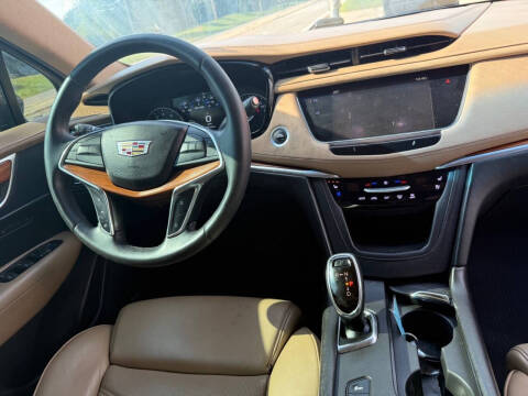 2017 Cadillac XT5 Platinum