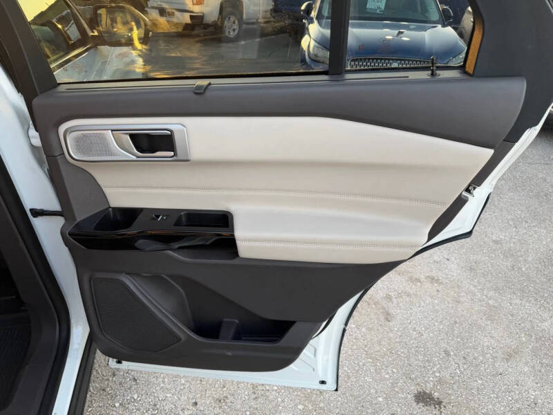 2023 Ford Explorer Platinum