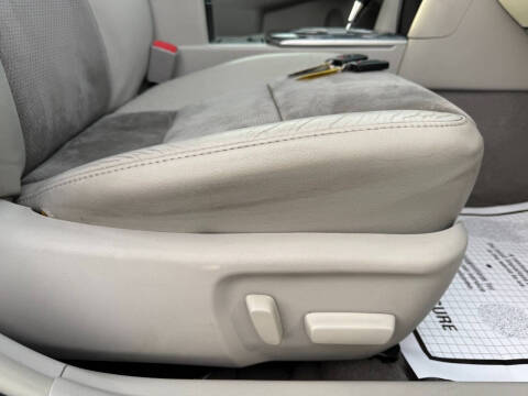 2012 Toyota Camry Hybrid XLE