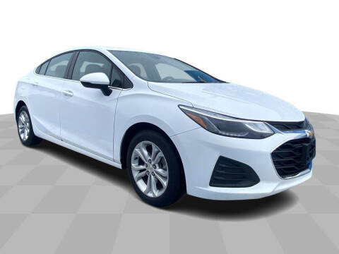 2019 Chevrolet Cruze for sale at Strosnider Chevrolet in Hopewell VA