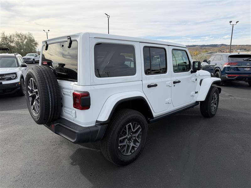 2025 Jeep Wrangler Sahara