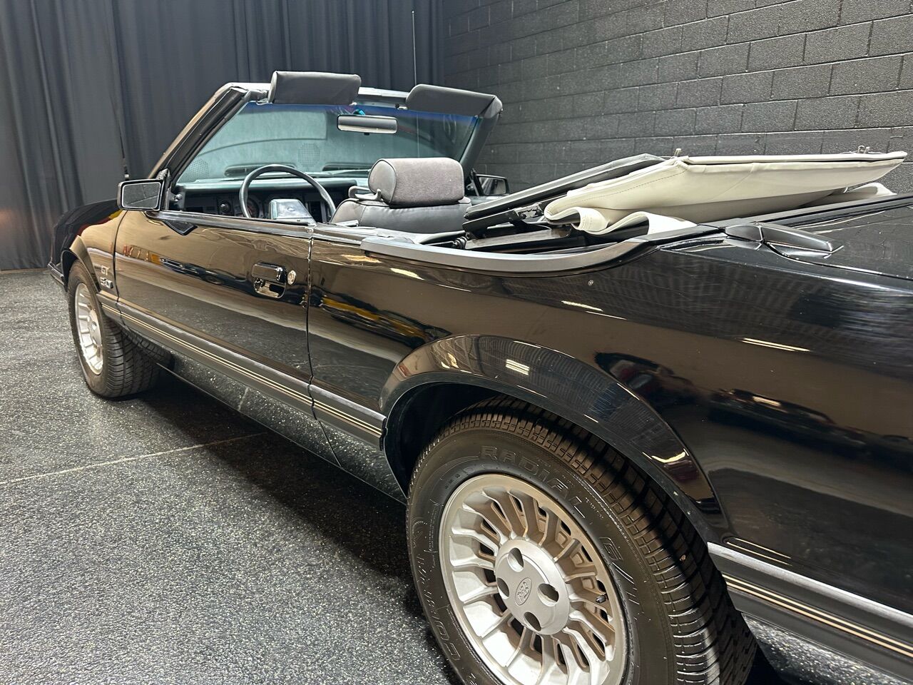 1984 Ford Mustang 22