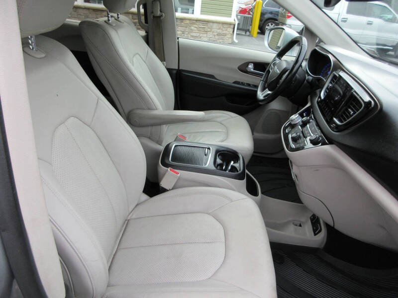 2018 Chrysler Pacifica Touring L Plus