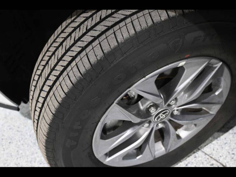 2025 Toyota Sienna LE 8-Passenger