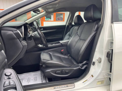 2017 Nissan Maxima