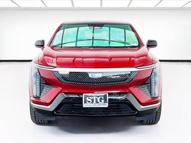 2025 Cadillac OPTIQ Luxury 2