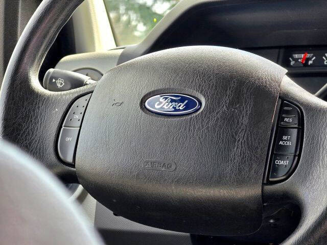 2011 Ford E-Series E-350 SD XLT