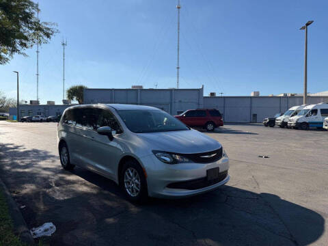 2023 Chrysler Voyager LX