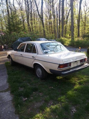 1982 Mercedes-Benz 300-Class