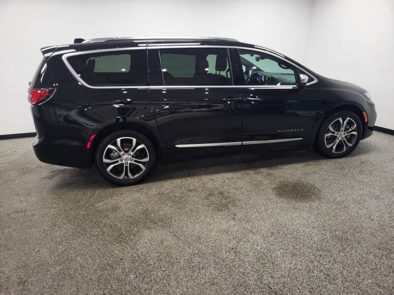 2025 Chrysler Pacifica Pinnacle