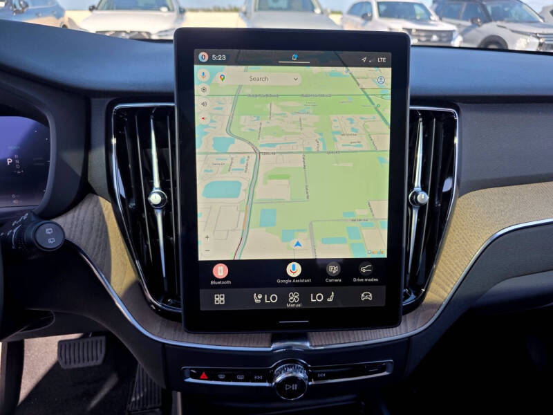 2026 Volvo XC60 T8 Plus