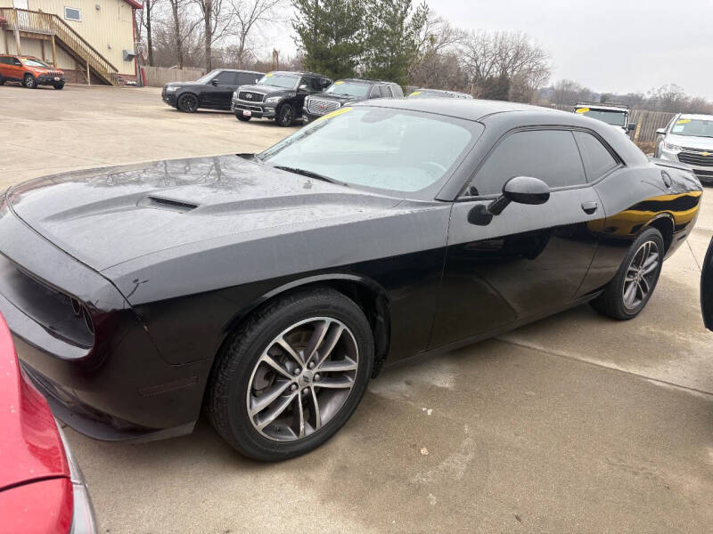2019 Dodge Challenger SXT's photo