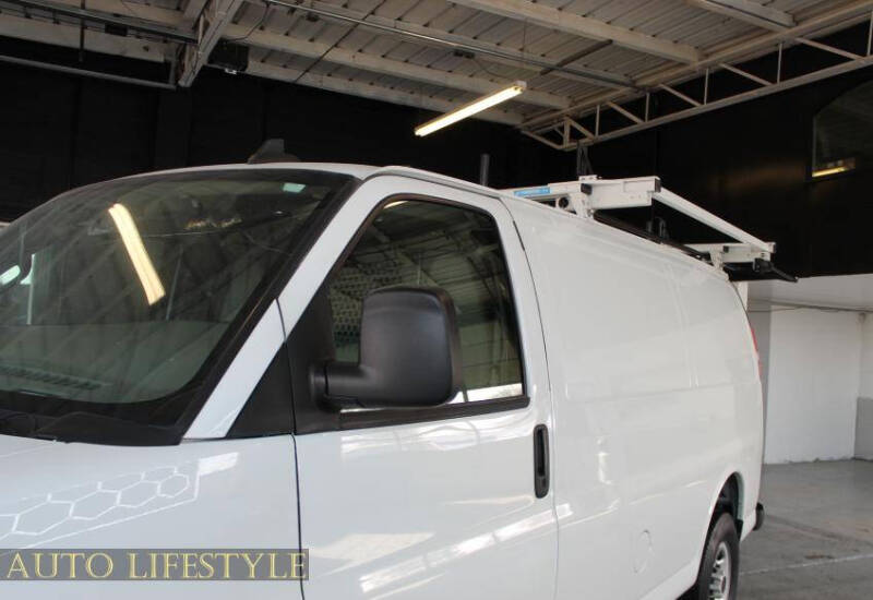 2023 GMC Savana 2500