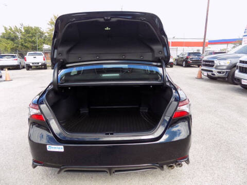 2022 Toyota Camry SE