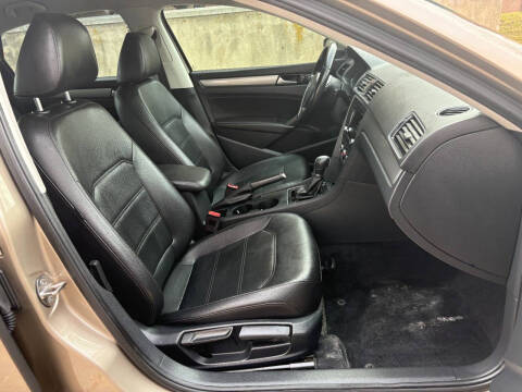 2015 Volkswagen Passat 1.8T Limited Edition