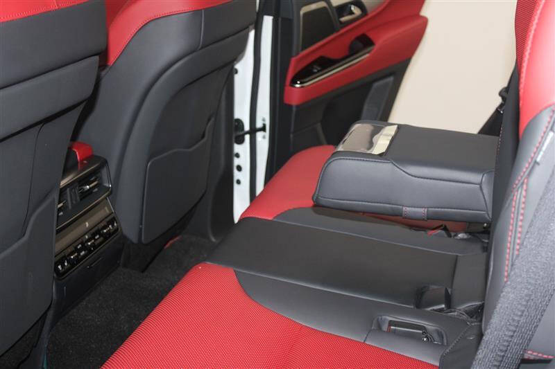 2025 Lexus LX 700h F SPORT Handling