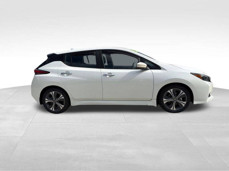 2022 Nissan LEAF SV