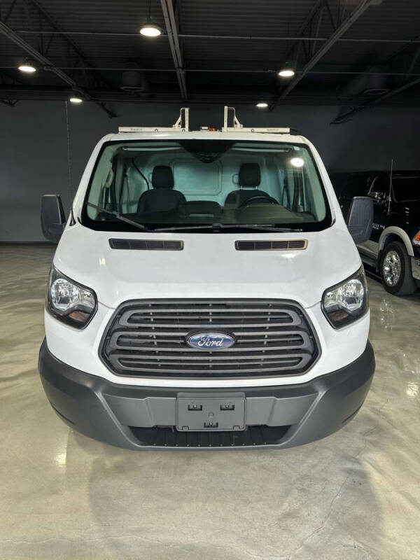 2015 Ford Transit Base photo 2