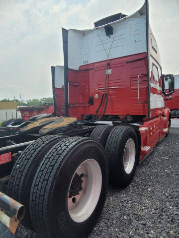 2016 Volvo VNL 780