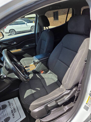2017 GMC Acadia SLE-1
