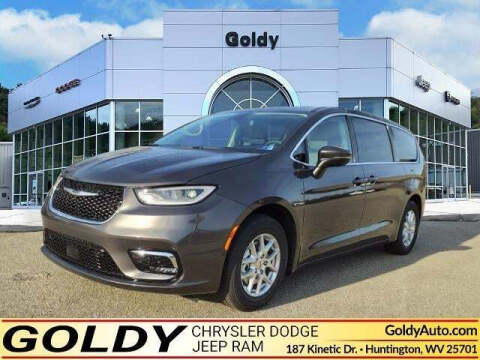 2023 Chrysler Pacifica for sale at Goldy Chrysler Dodge Jeep Ram Mitsubishi in Huntington WV