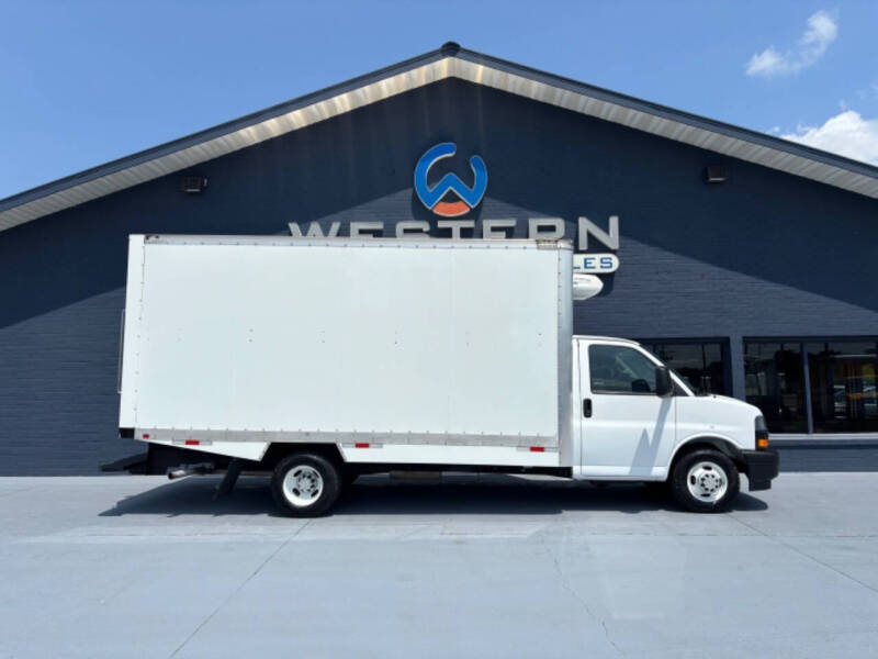 2024 Chevrolet Express 3500 Reefer Cube Van
