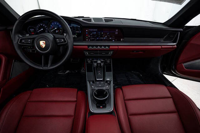 2024 Porsche 911 Carrera