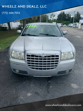2007 Chrysler 300 for sale at WHEELZ AND DEALZ, LLC in Fort Pierce FL