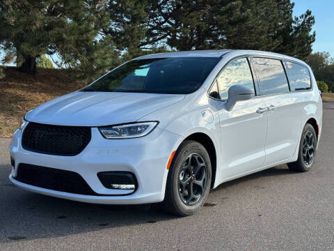 2022 Chrysler Pacifica Hybrid Touring L