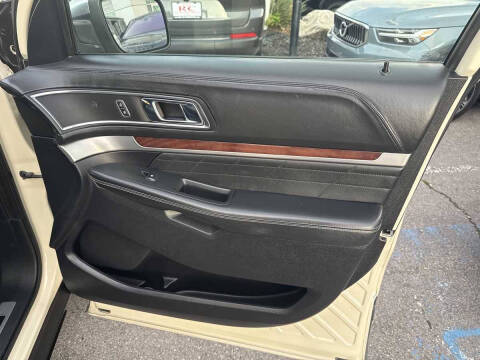 2018 Ford Explorer Platinum