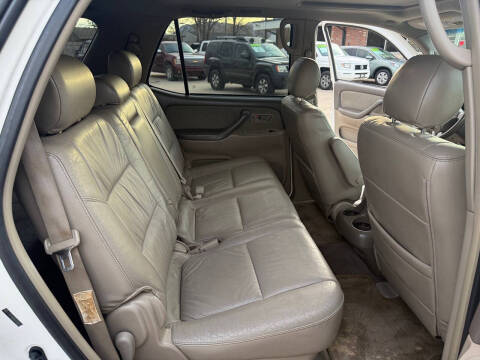 2005 Toyota Sequoia SR5