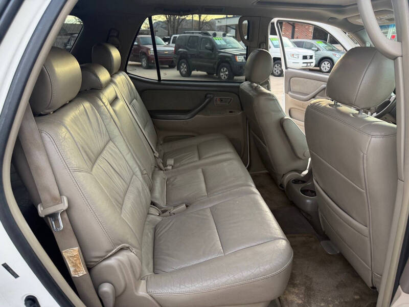 2005 Toyota Sequoia SR5