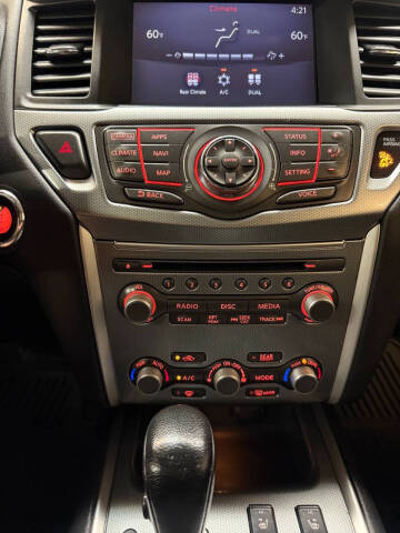 2017 Nissan Pathfinder SL