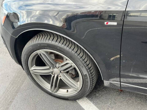 2012 Audi Q5 3.2 quattro Premium Plus