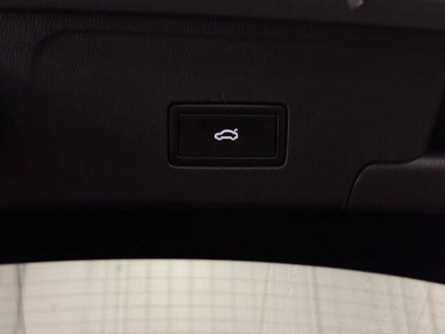 2022 Volkswagen Atlas Cross Sport V6 SEL R-Line 4Motion