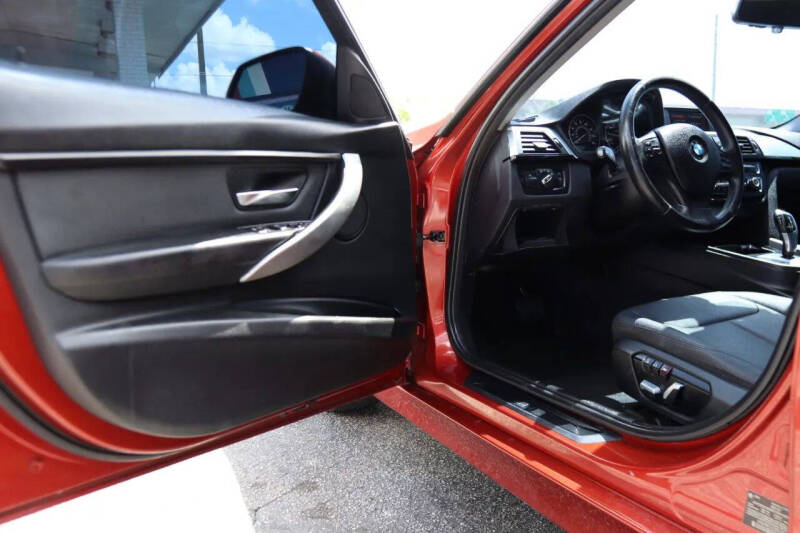 2018 BMW 3 Series 320i