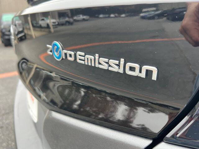 2022 Nissan LEAF SL PLUS
