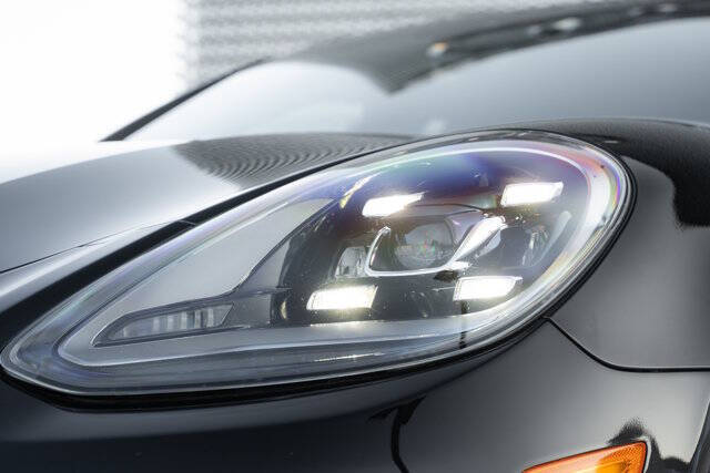 2023 Porsche Panamera 4