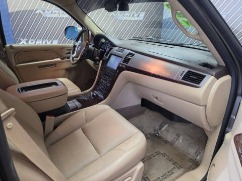 2012 Cadillac Escalade Luxury