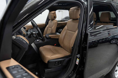 2023 Land Rover Discovery P300 S R-Dynamic