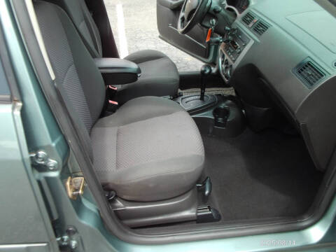 2005 Ford Focus ZX5 SE