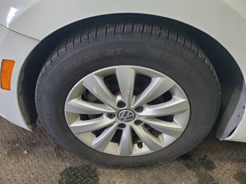 2016 Volkswagen Beetle 1.8T Classic PZEV