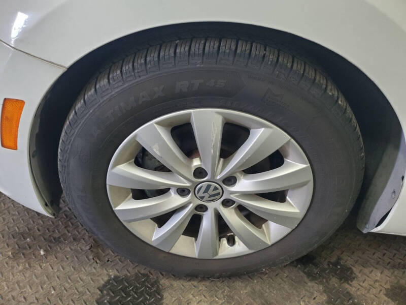 2016 Volkswagen Beetle 1.8T Classic PZEV