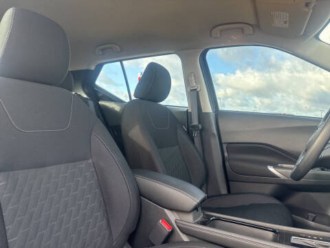 2023 Nissan Kicks SV