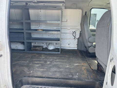 2003 Ford E-Series E-150 Base