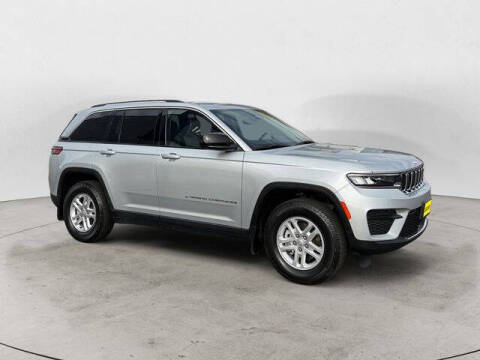 2022 Jeep Grand Cherokee Laredo