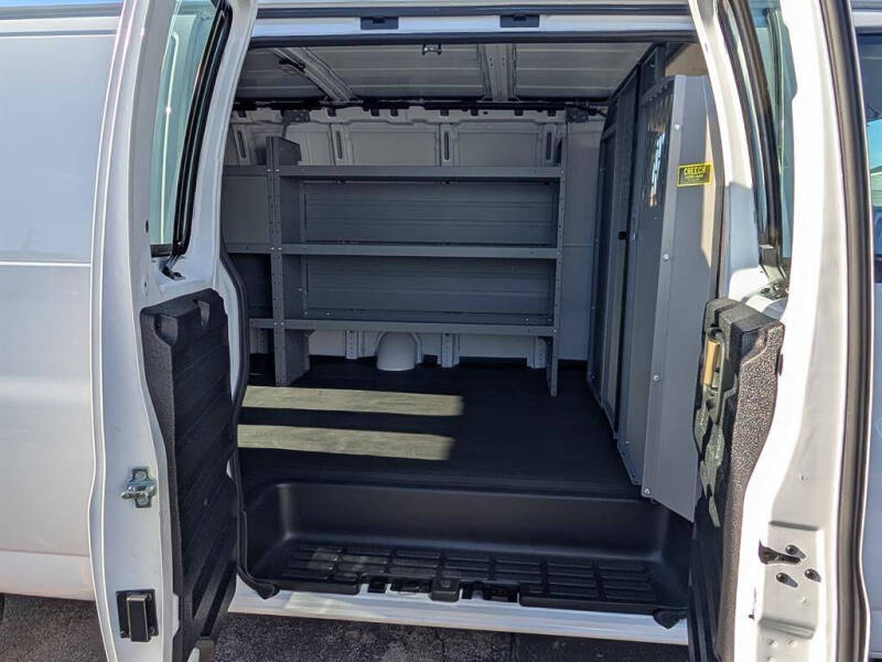 2025 Chevrolet Express 2500