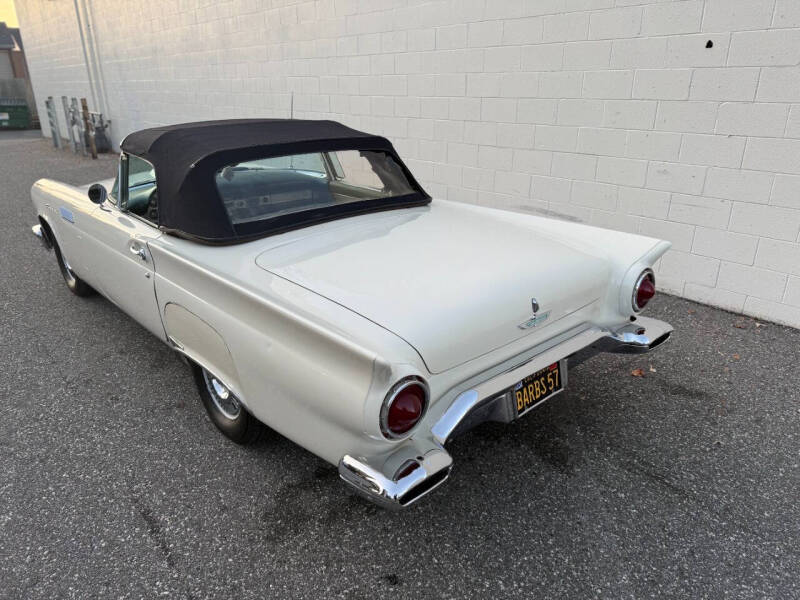 1957 Ford Thunderbird