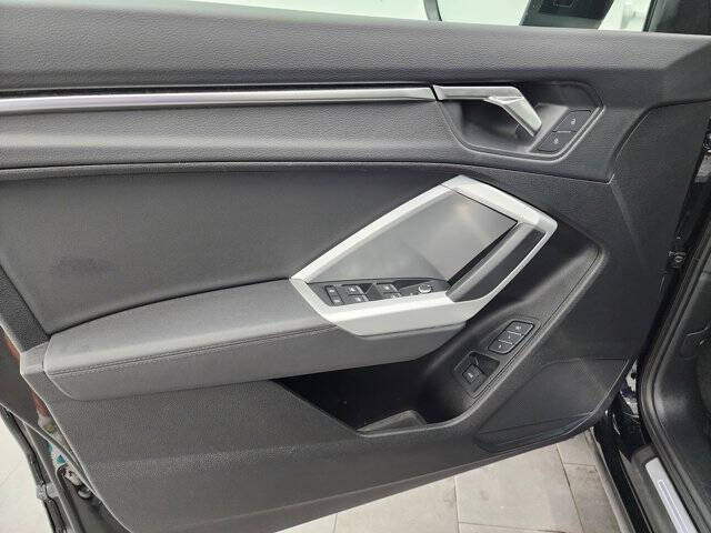 2024 Audi Q3 quattro S line Premium 45 TFSI